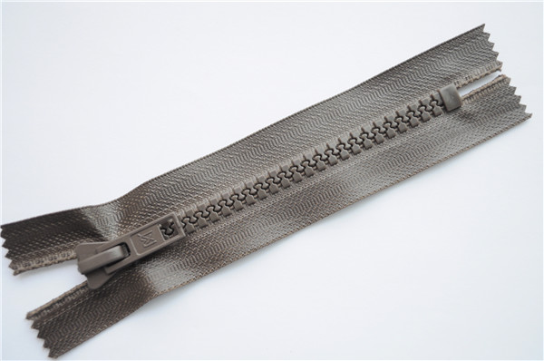 Plastic water proof zipper