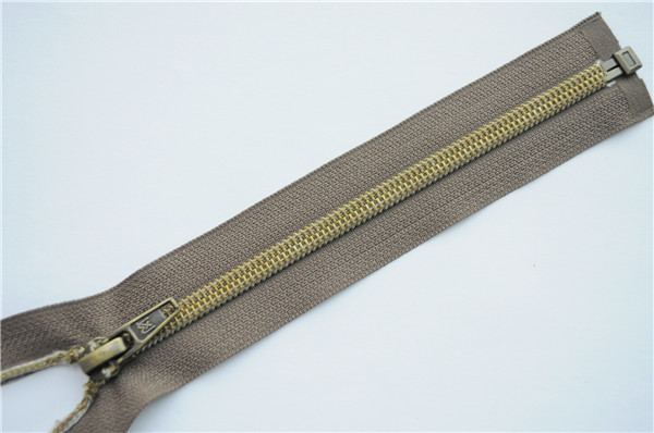 Coil zipper